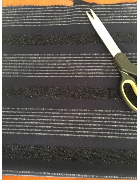 ŻAKARD Z LUREXEM PASKI GRANAT