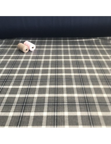 KRATKA GRANATOWA ZE SREBRNĄ NITKĄ