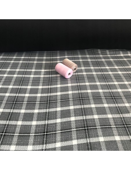 Tkanina kratka żakardowa ze srebrną nitką